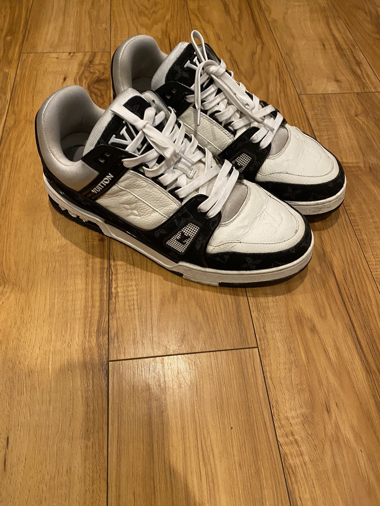 Louis Vuitton Trainer Sneaker For Men Size 8 for Sale in Los Angeles, CA -  OfferUp