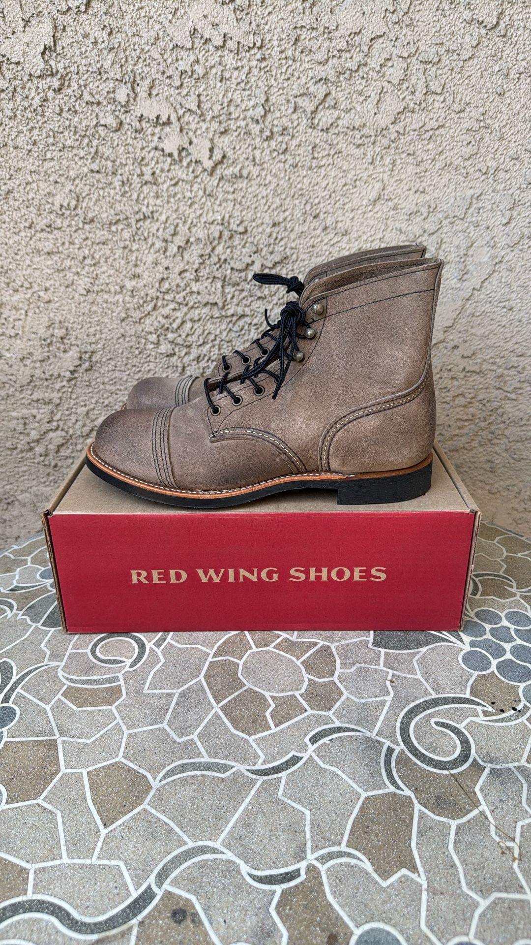 BOOTS RED WING IRON RANGER 8087 SIZE 9 MENS