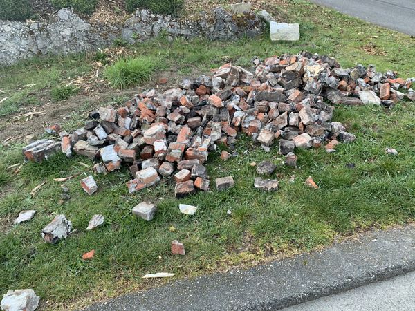 Free bricks/concrete chunks for Sale in Everett, WA - OfferUp
