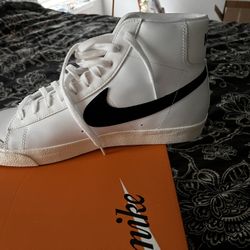 Nike Blazer Mid 77 