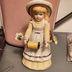 Kitsch Big Eyed Girl Sewing Helper