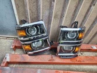 2014 2015 CHEVROLET SILVERADO  PASSENGER AND DRIVER HEADLIGHTS HALOGEN OEM