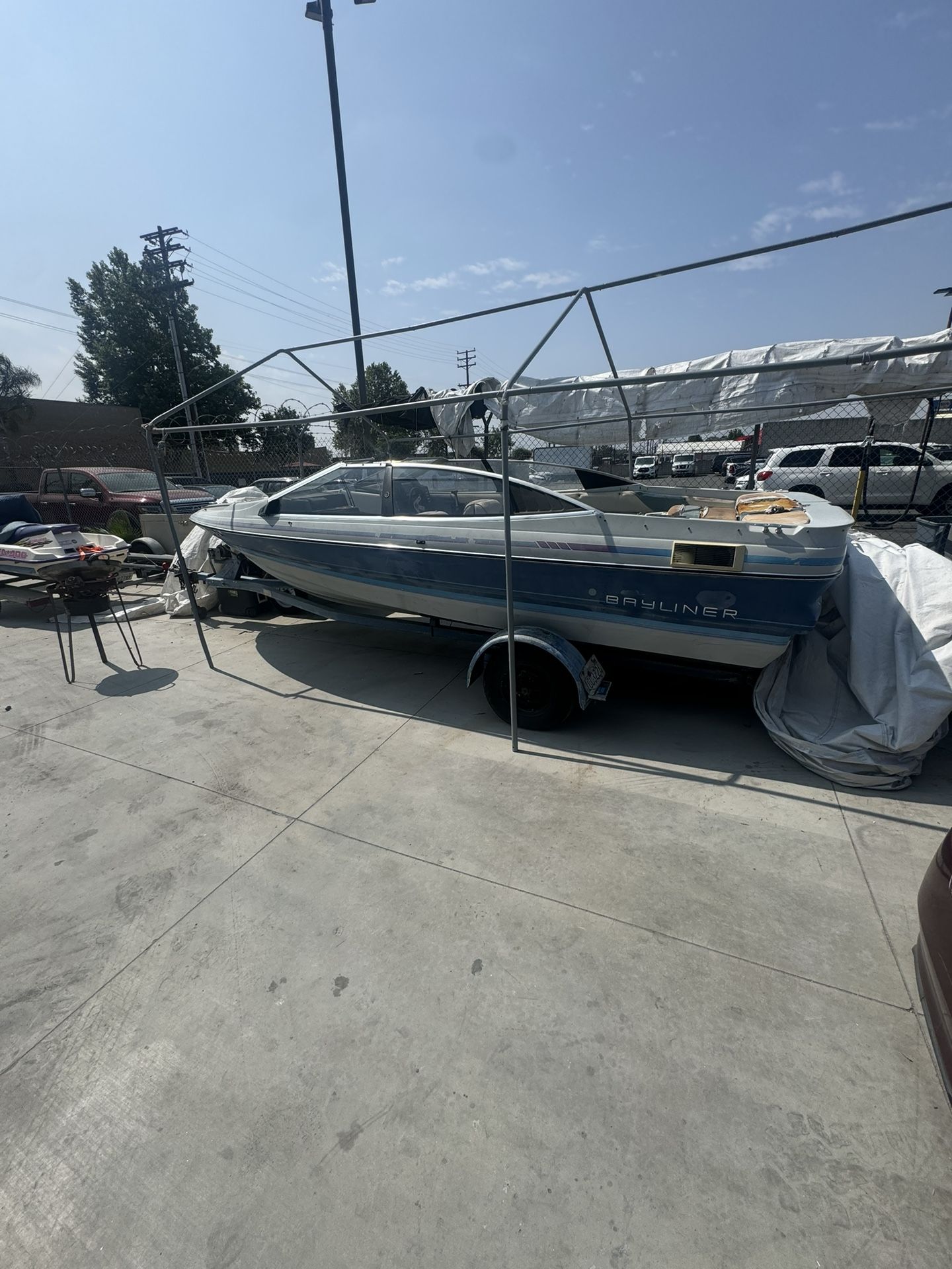 1989 Bayliner Capri W Trailer