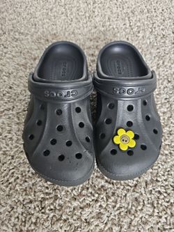 Black Crocs size 12
