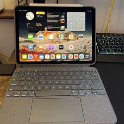 iPad Air 5th Gen, 256GB, w/Pencil and Logitech Keyboard Case