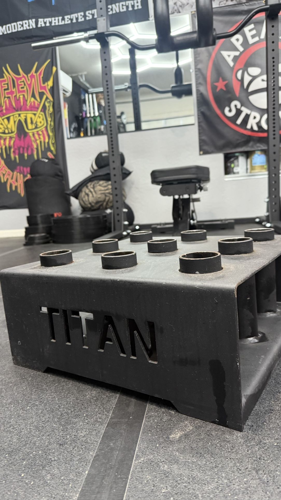 Titan Fitness 9 Bar Holder