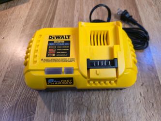 DEWALT DCB118 20V Max Fan-Cooled Fast Charger
