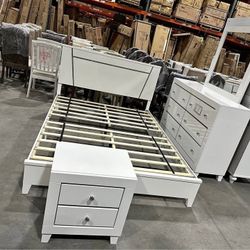 🆕 BRAND NEW 4-Piece Modern Bedroom Set 🆕 Give your room the glow-up it deserves! $1199 ✨
