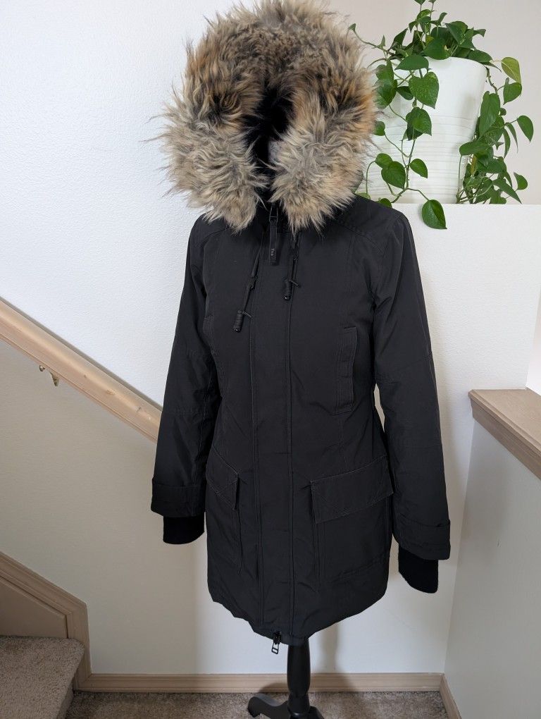 EUC Aritizia Golden by TNA "Bancroft" Parka - size S, Black