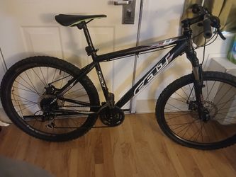 2011 FELT 26IN MOUNTIAN BIKE