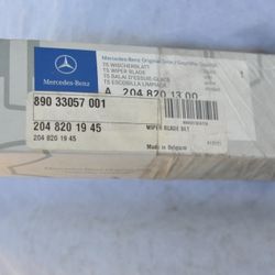 GENUINE Mercedes W204 S204 C207 A207 Windshield Wiper Blade Set  A204 820 13 00
