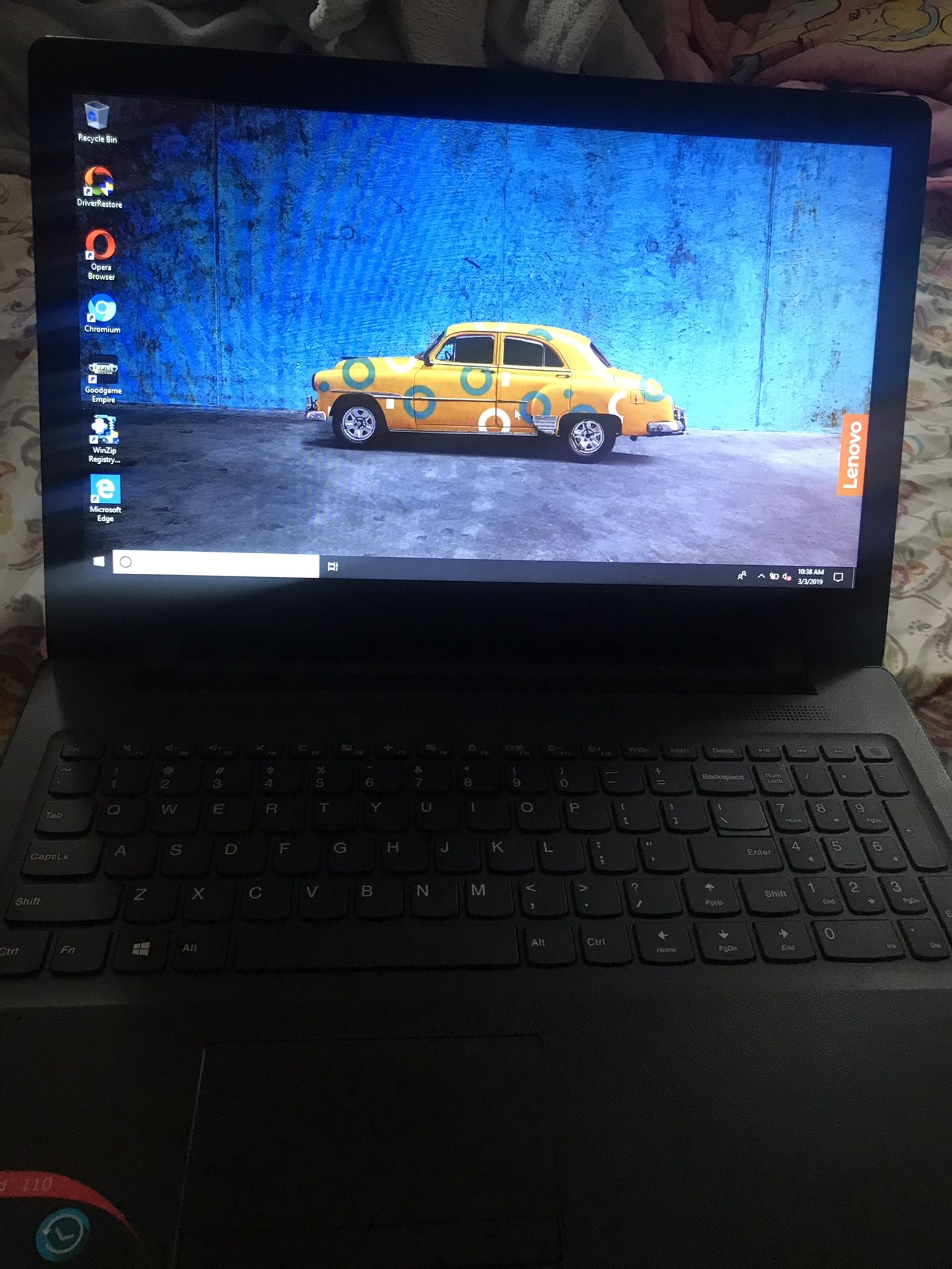Lenovo Laptop 💻 (with the charger 🔌)
