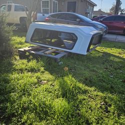 Snug Top Camper Shell   80×61 Wide