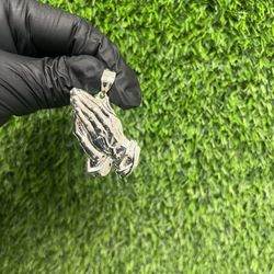 925 Solid Silver Praying Hands Pendant 