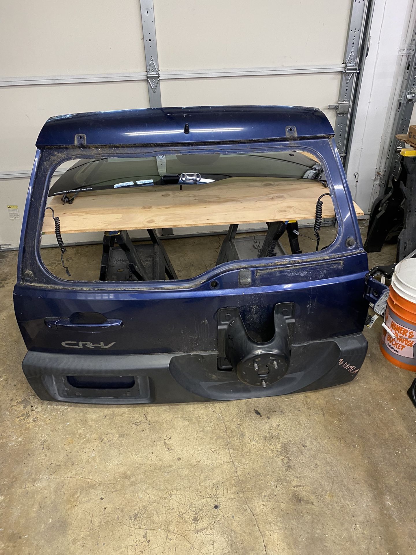 2002-2006 Honda CRV Tailgate And Window