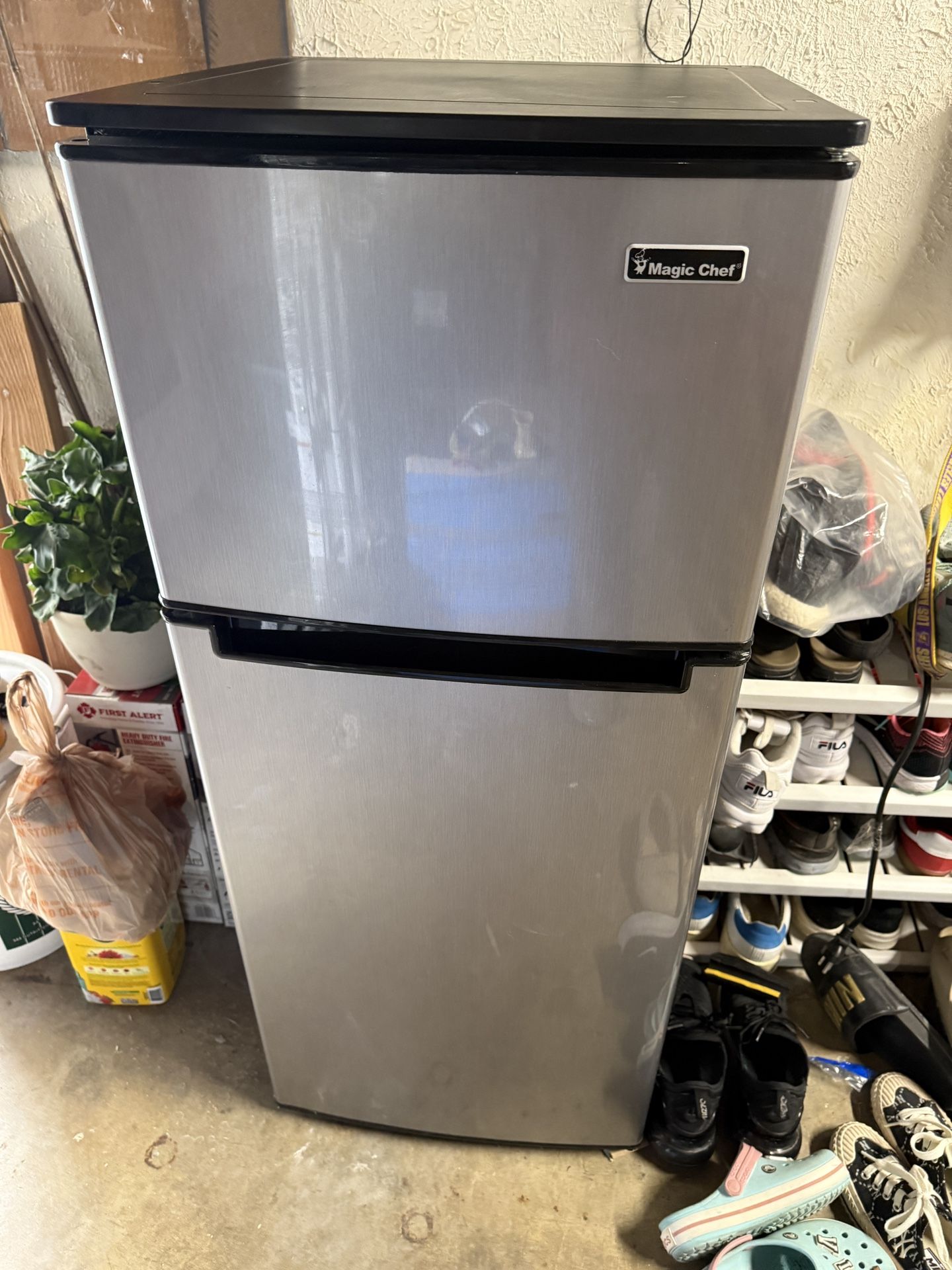 Magic chef 4.5 Cu Ft Mini Fridge