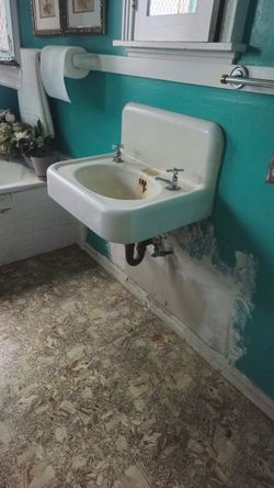 Cast iron vintage 1920’s sink