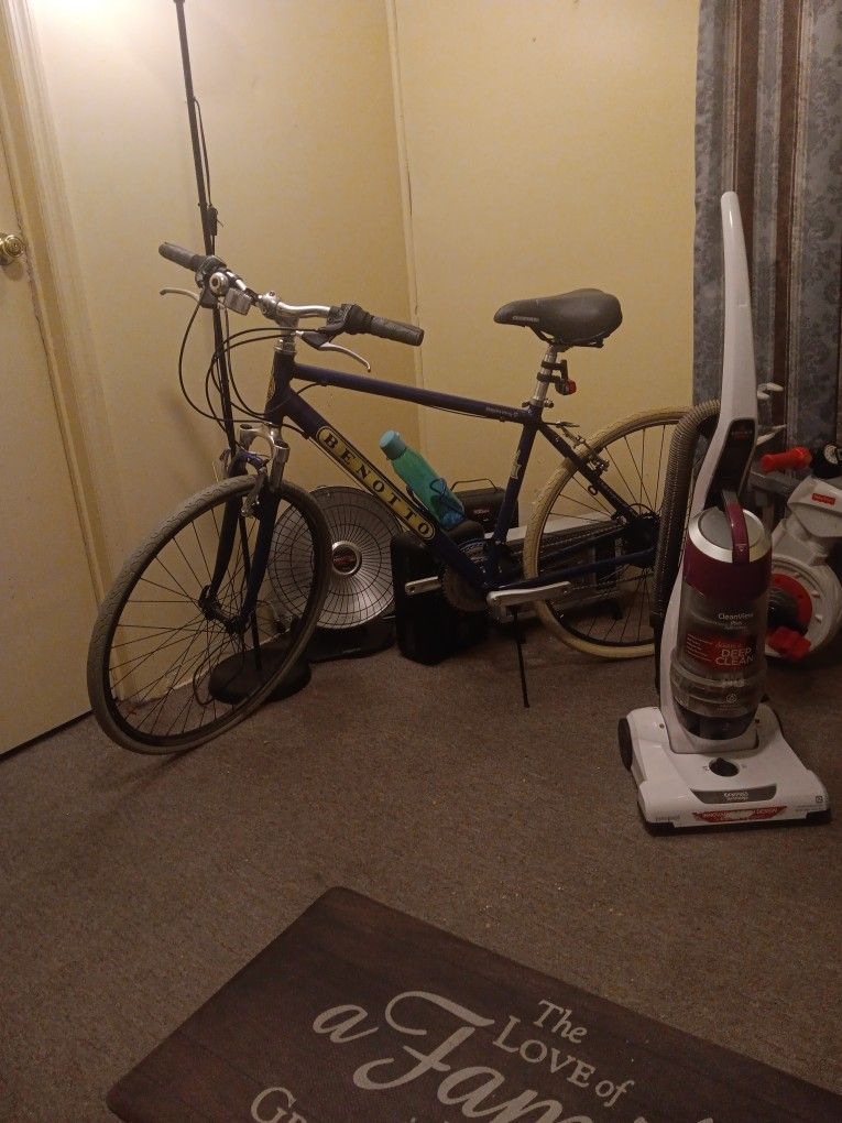 Like New, "BENOTTO" 27" Inch Original Men's Bike