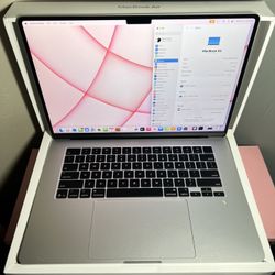 2024 MacBook Air – $1,700  (Like New) SERIOUS PEOPLE ONLY