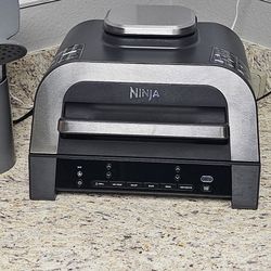 NINJA AIR FRYER AND OTHER FEATURES 