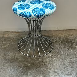 Sweet Metal Stool 