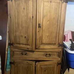 TV Wood Armoire With RCA TV + Remote 