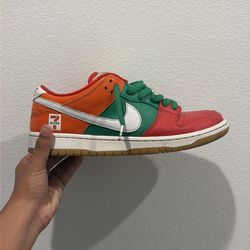 Nike SB Dunk Low 7-Eleven