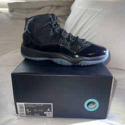 Jordan 11 Retro Gamma Blue Size 5Y (Womens Size 7) 