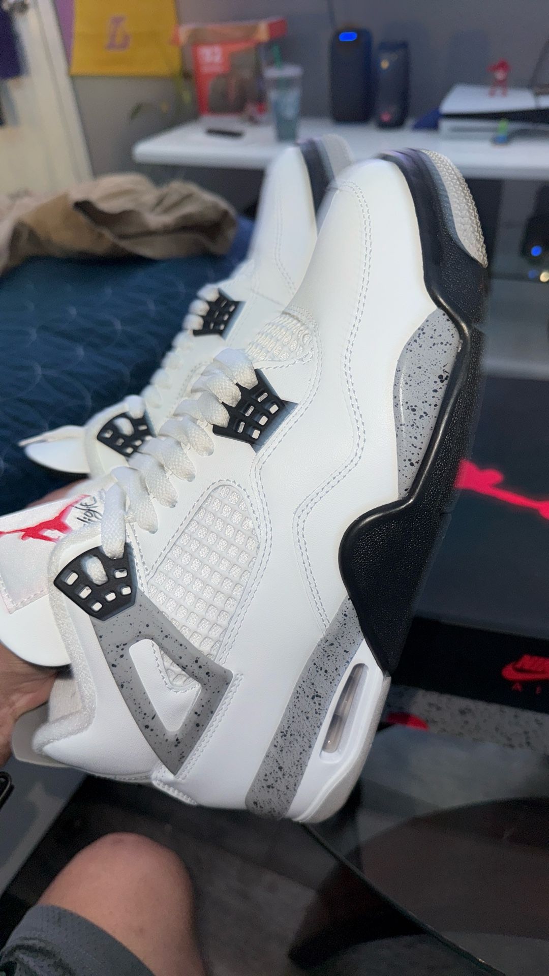 Air Jordan 4 Retro Size 9