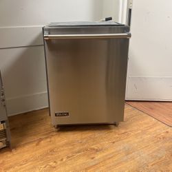 VIKING DISHWASHER 24”