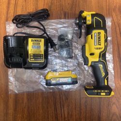 Dewalt 20v Oscillating brushless comes one powerstack battery charger 