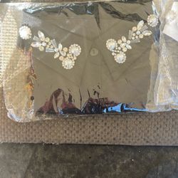 Ladies jeweled collar