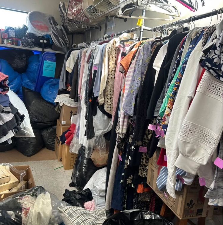 Clothing ! Clothes ! Men ! Woman !Children ! Bulk Sale !!! Great For resellers!! $20 Per Bag
