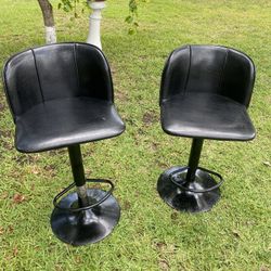 2 Bar Stools