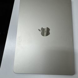 MacBook Air 13” M3 (2024) – Excellent Condition