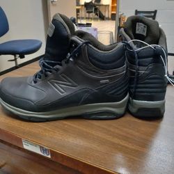 Mew Balance Leather Boots