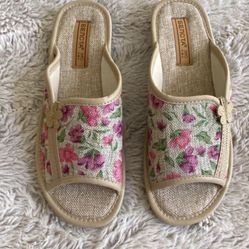 Women’s Floral Sandals