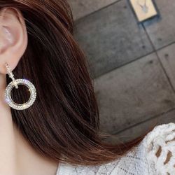 Elegant crystal earrings round gold and silver