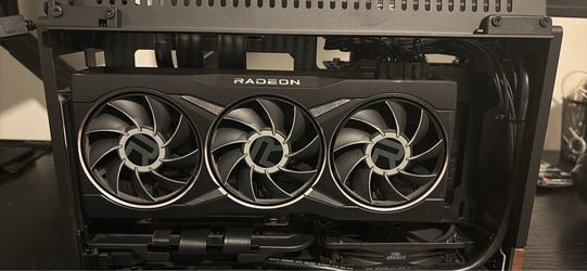 Rx6950XT reference model