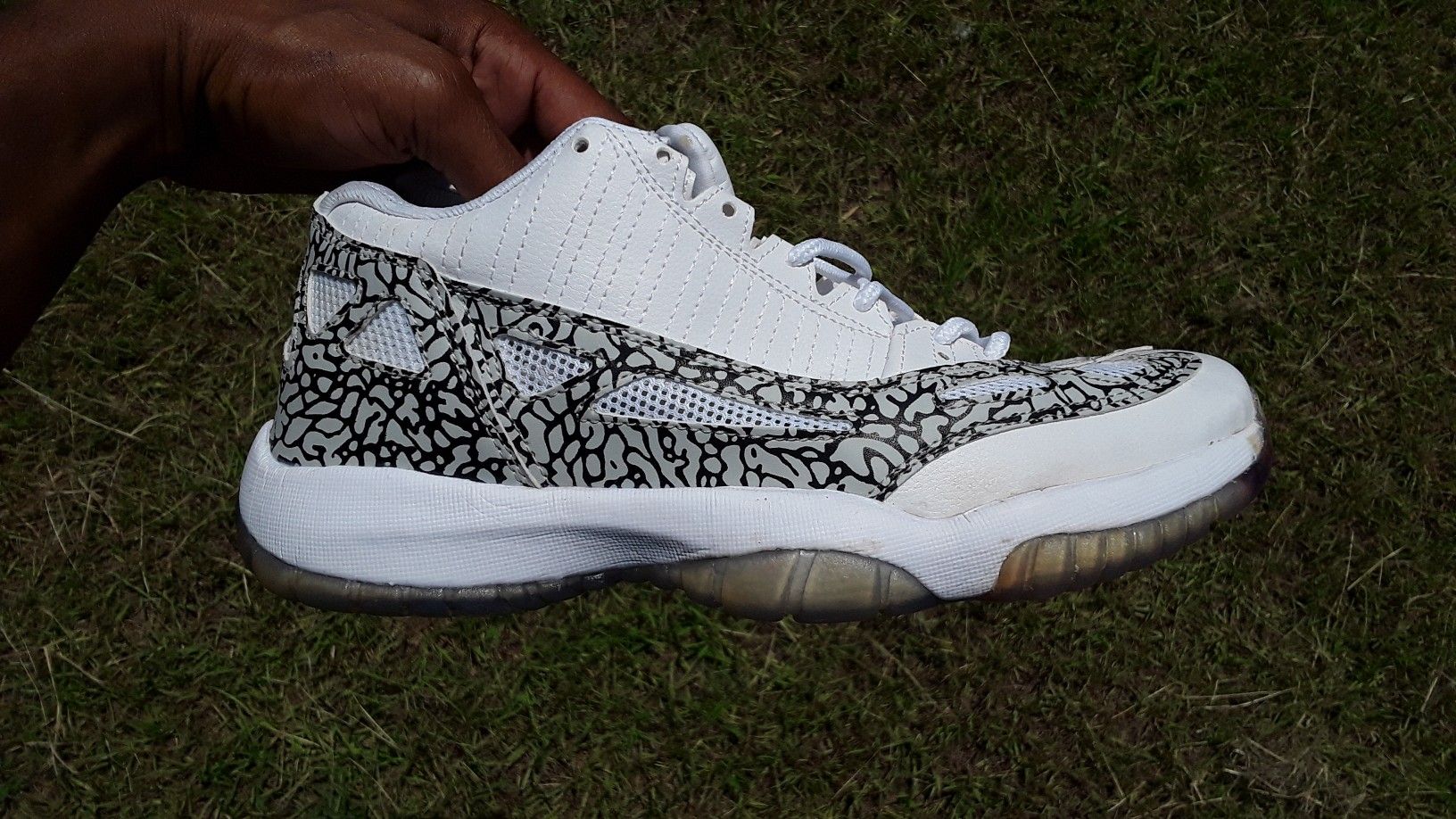 Size 9.5 men new cash only