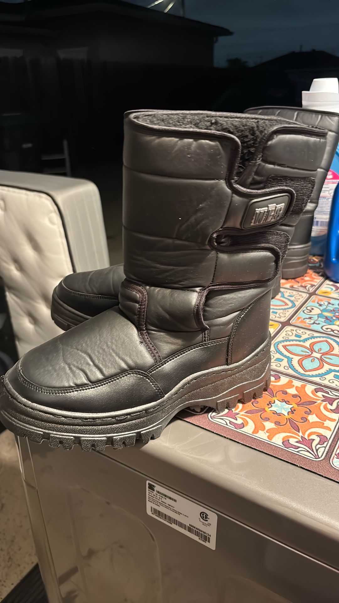 Snow Boots - Size 8