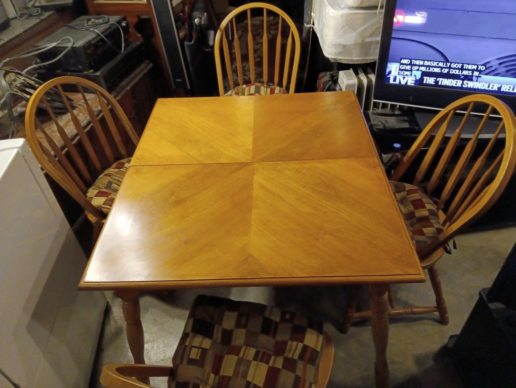 Nice Clean All Wood Table Set For Sale It's All Good 👍, Happy Thanksgiving 