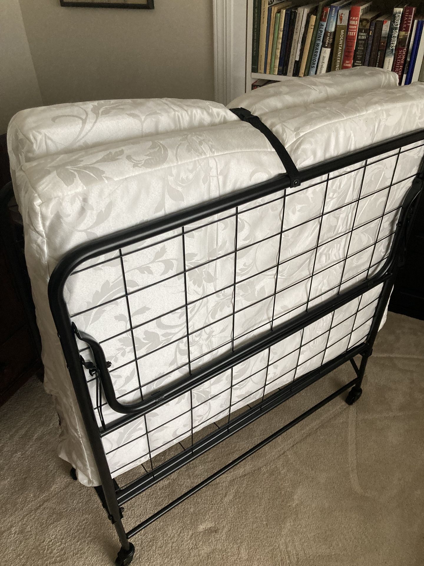 Twin Size Roll Away Bed
