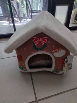 Christmas themed cat house 2x