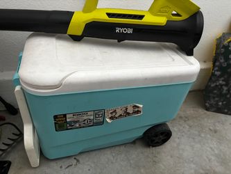 Igloo 53-Quart Wheeled Cooler