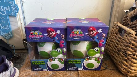 Yoshi hatchin toy  (two)