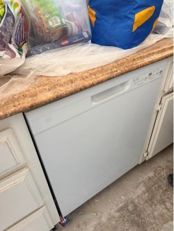 Dish washer