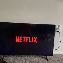 35’ VIZIO Smart TV 