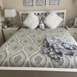 Queen Sized Complete Bedroom Set