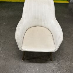 Cream Accent Chair – Modern & Comfortable